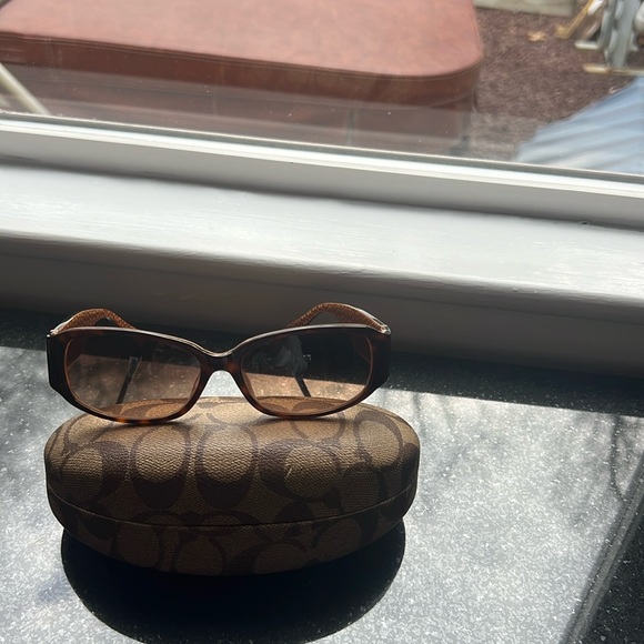 Coach sunglasses - Picture 1 of 8